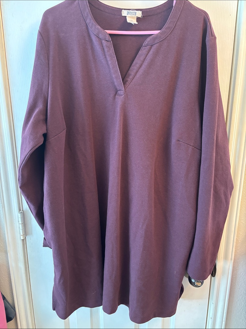 Duluth Trading Co Plum V-Neck Long Sleeve Tunic. Durable cotton.